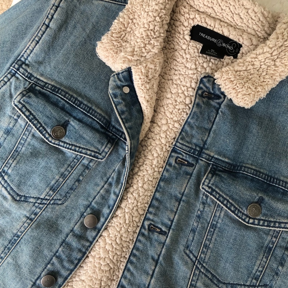 like new denim jacket with fleece inside and color - Picture 12 of 15